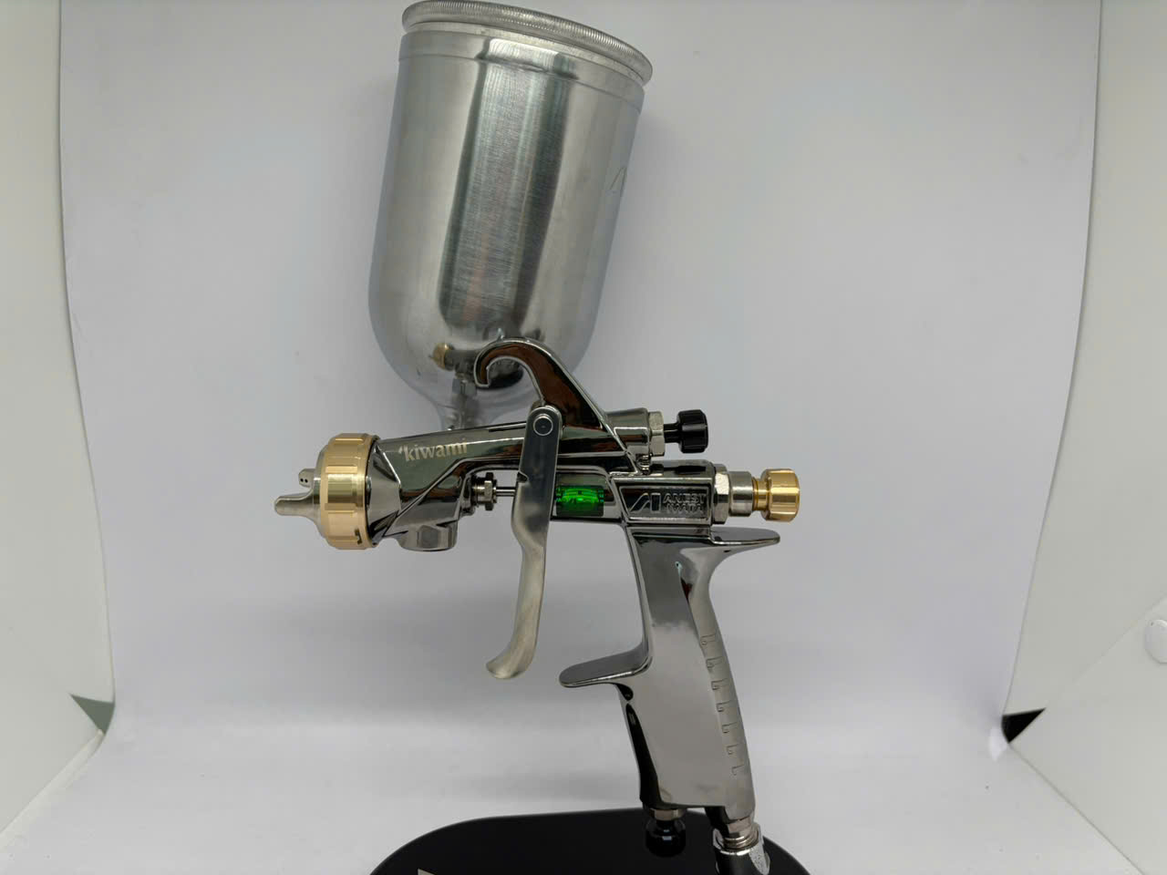 Súng phun sơn Iwata Kiwami